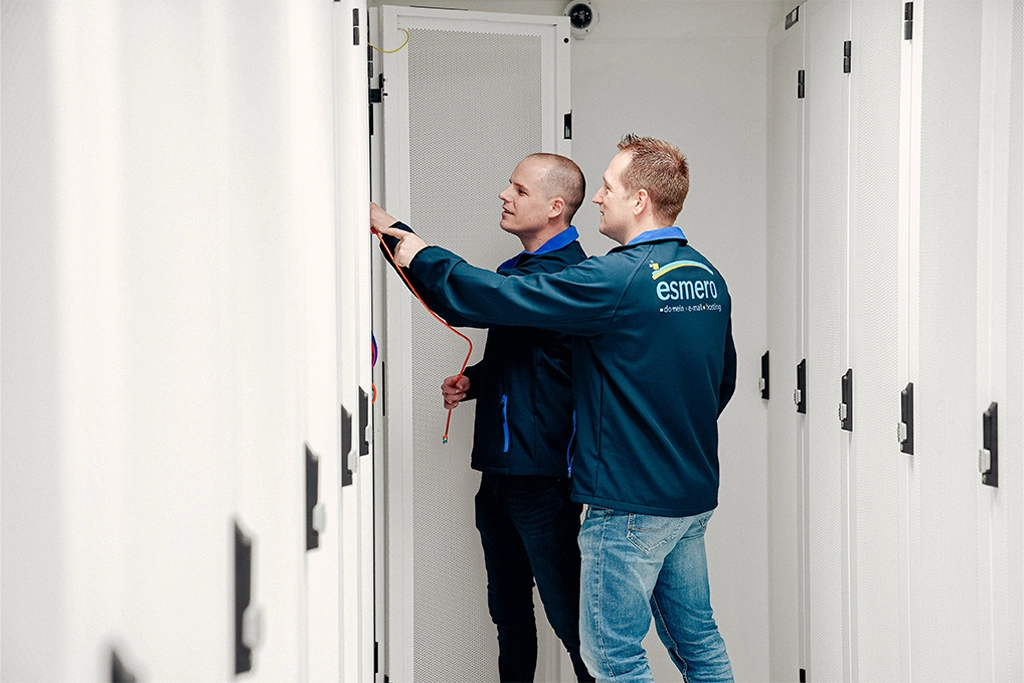 tom-henri-bij-server